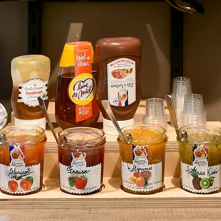 Cite De L'espace Mouchotte Hotel