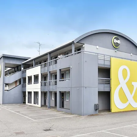 Cite De L'espace Mouchotte Hotel