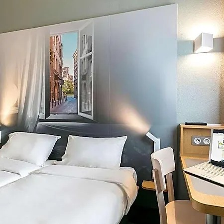 Hotel Cite De L'espace Mouchotte