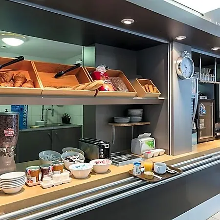 Cite De L'espace Mouchotte Ξενοδοχείο 2*