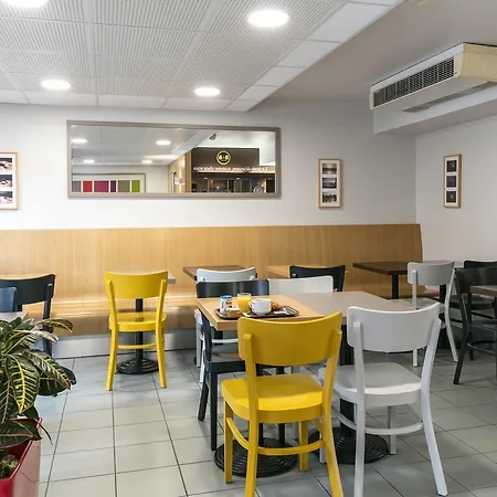 Cite De L'espace Mouchotte Hotel 2*