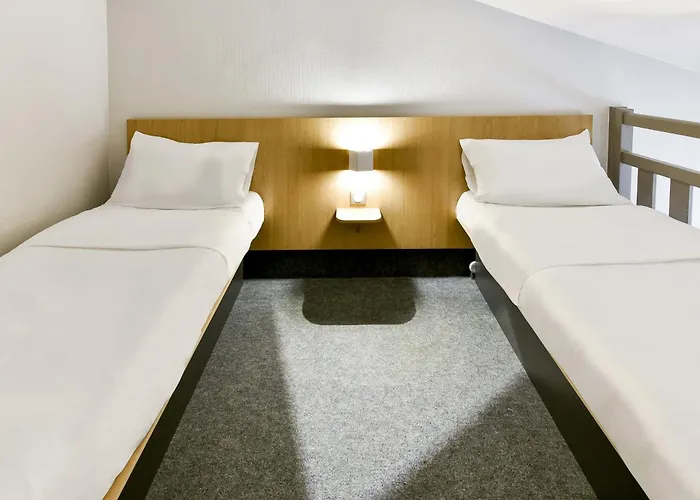 Cite De L'espace Mouchotte Hotel Toulouse