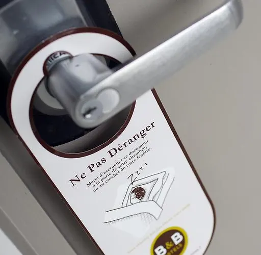 Отель Cite De L'espace Mouchotte