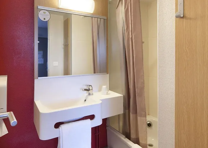 Hotel Cite De L'espace Mouchotte Toulouse