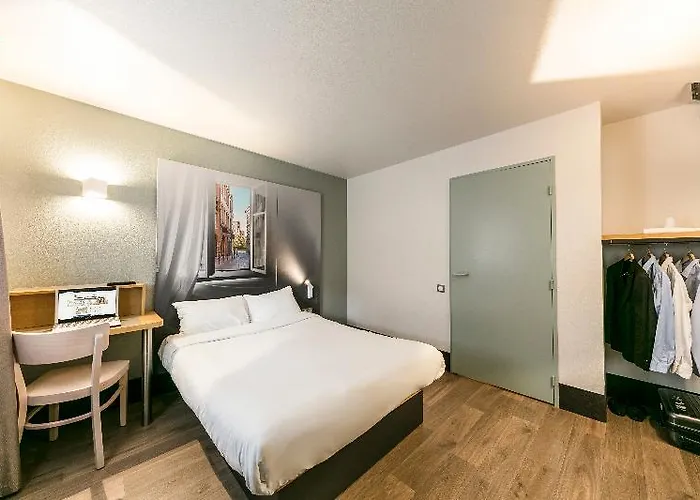 Hotel Cite De L'espace Mouchotte