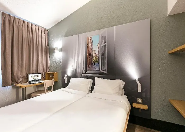 Cite De L'espace Mouchotte Hotel 2*