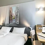 Hotel Cite De L'espace Mouchotte 2*