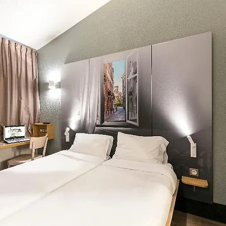 Cite De L'espace Mouchotte Hotel 2*